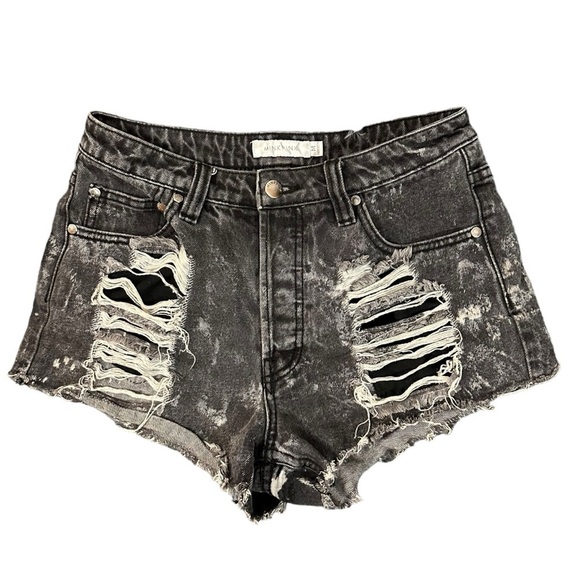 MINKPINK Slasher Flick Shorts in Washed Black Denim Size Medium Button Fly - Picture 1 of 9